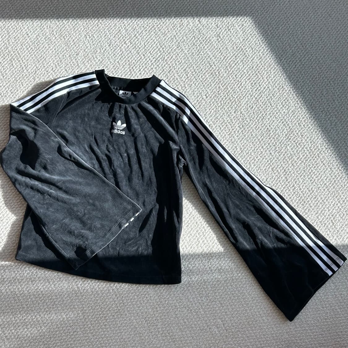 아디다스 벨벳 스웨터S 상품이미지1