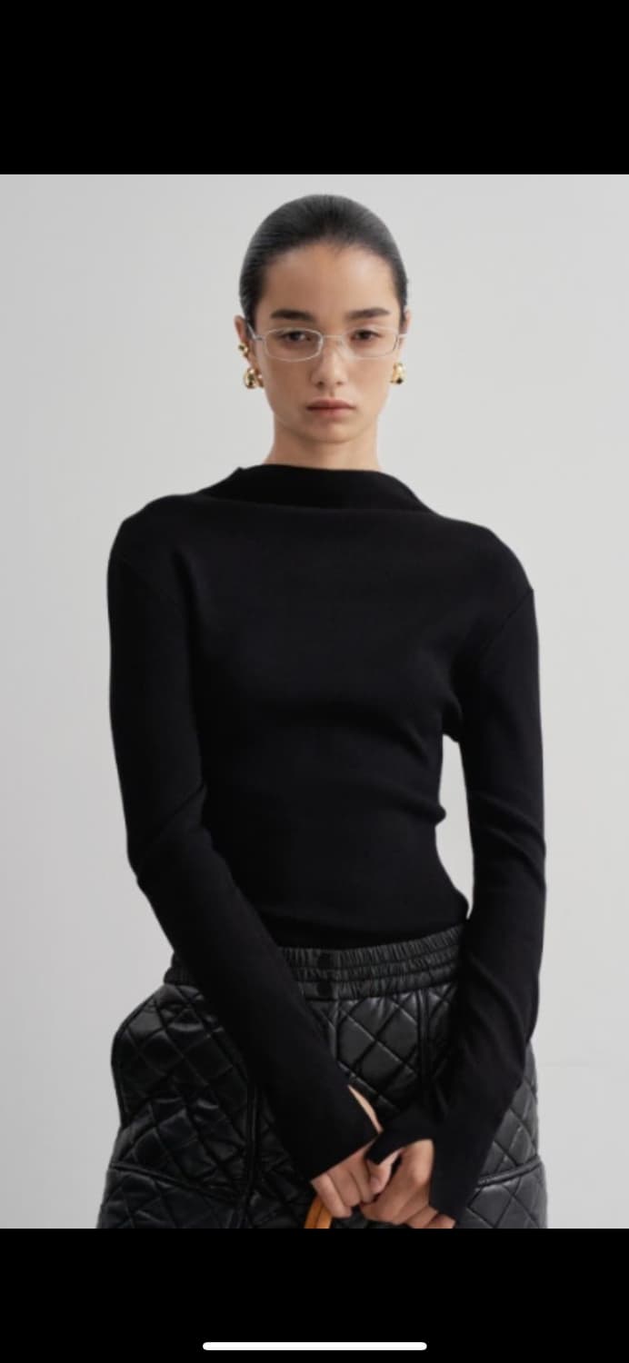 오르 고밀도 반넥 니트 아이보리, 블랙 L 상품이미지1