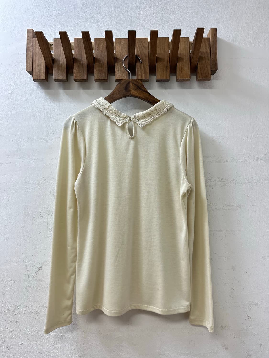 엑시즈팜 Axes Femme 아이보리 레이스 프릴 카라 블라우스 상품이미지5