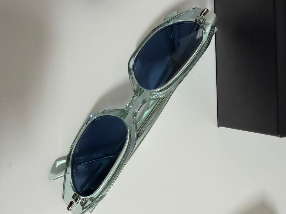 젠틀몬스터 코르시카 블루 색상 판매합니다 상품이미지1