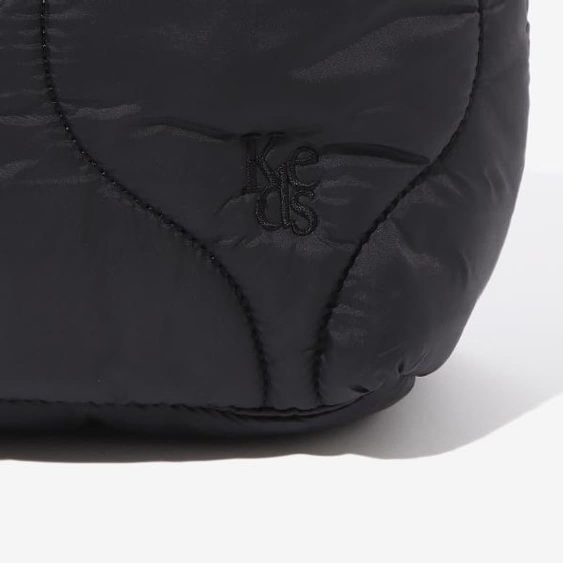 케즈 웨이브 패딩 토트백 블랙 상품이미지3