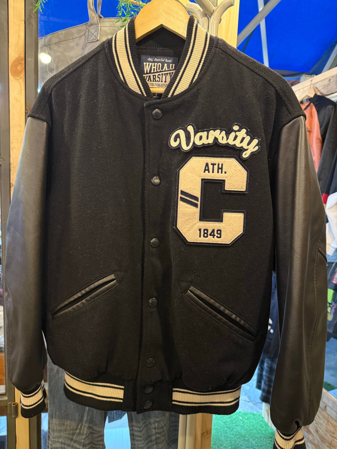 후아유 바시티 자켓  상품이미지1