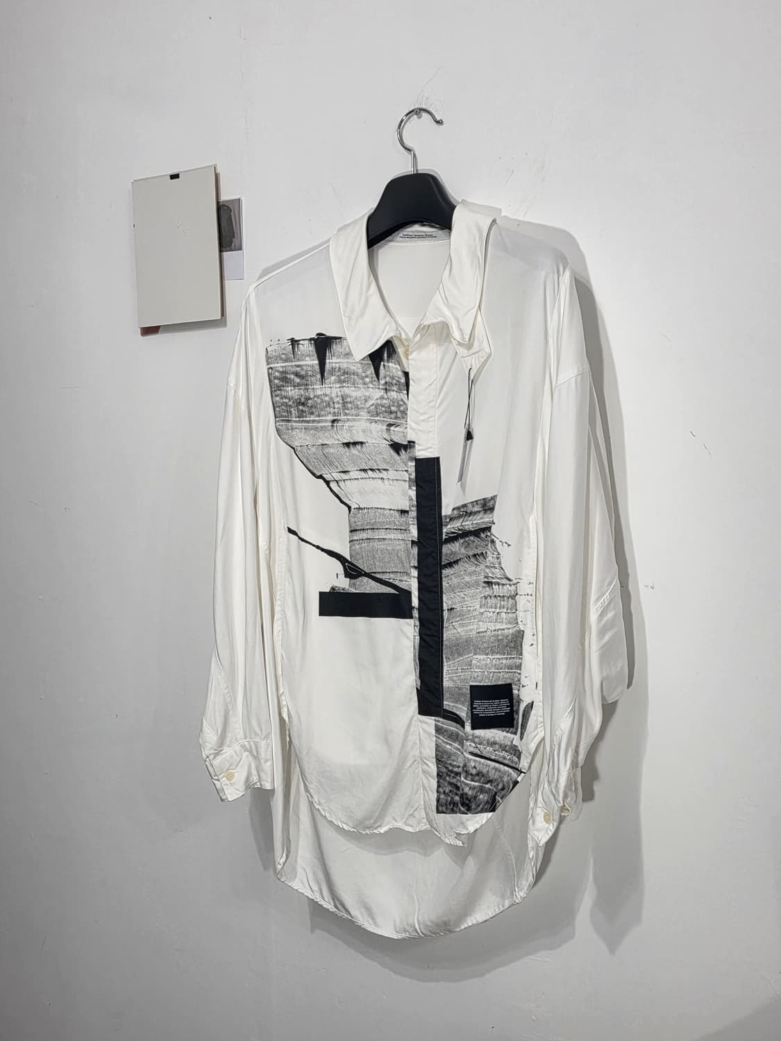 JULIUS 23 spring Graphic Oversized Shirt 상품이미지4