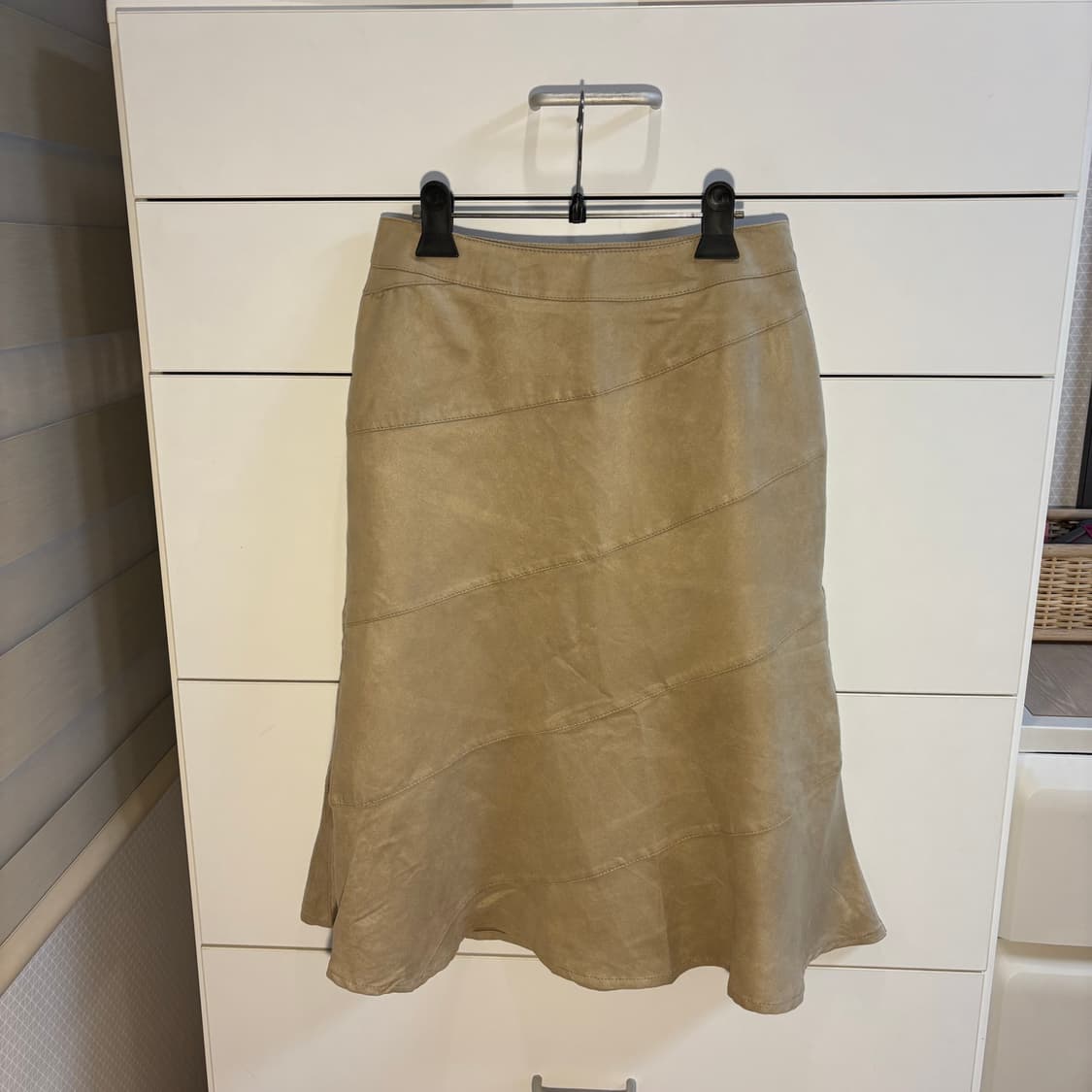 일본브랜드 스웨이드st 베이지 미디 스커트 상품이미지2