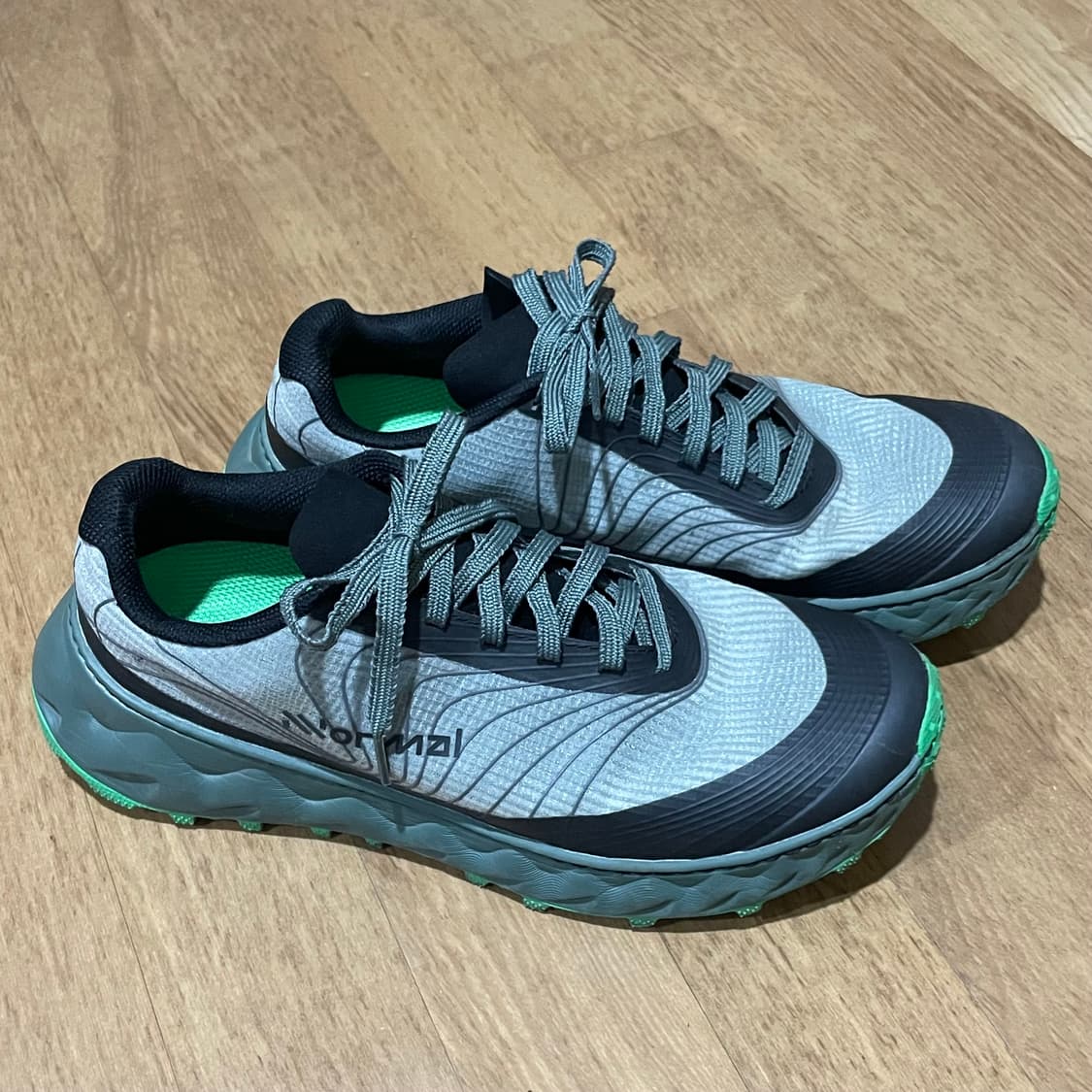 노말 토미르 2.0 그린 런닝화 260 상품이미지1