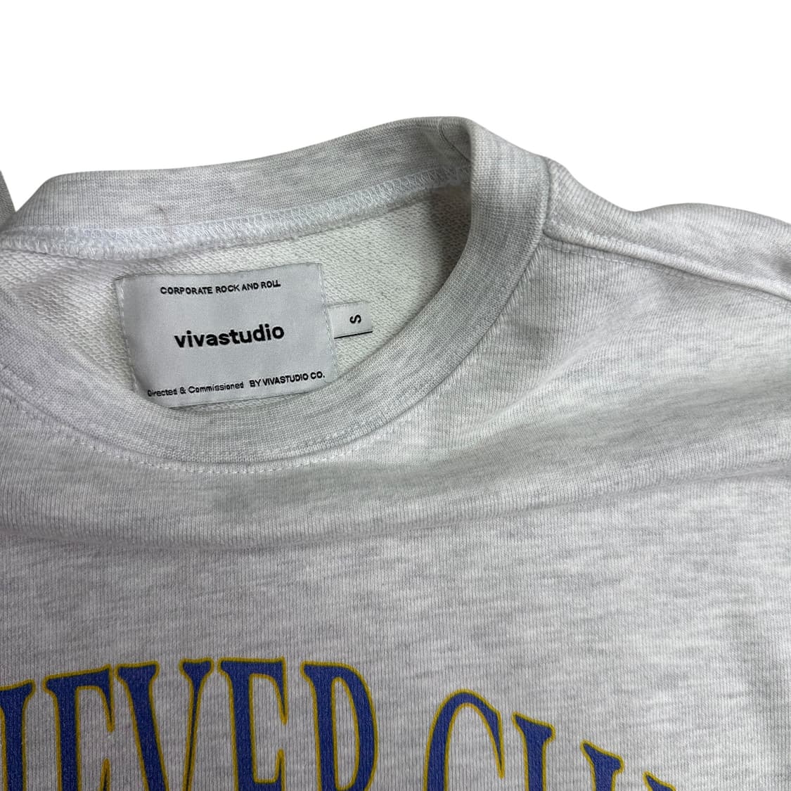 비바스튜디오 x 리트리버 클럽 맨투맨 상품이미지2