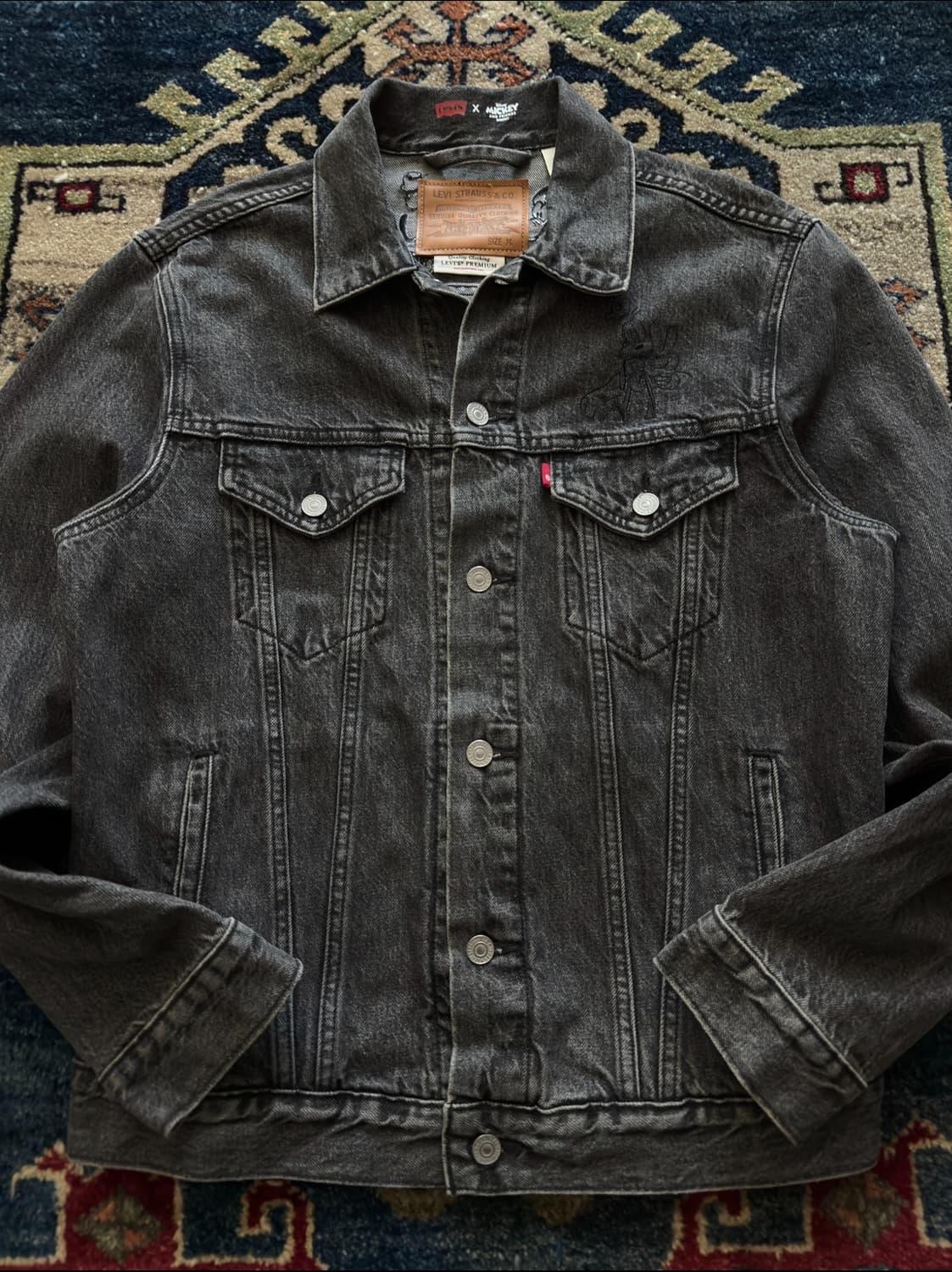 Levi's x Disney 컬렉션 흑청 데님 트러커 자켓 상품이미지3