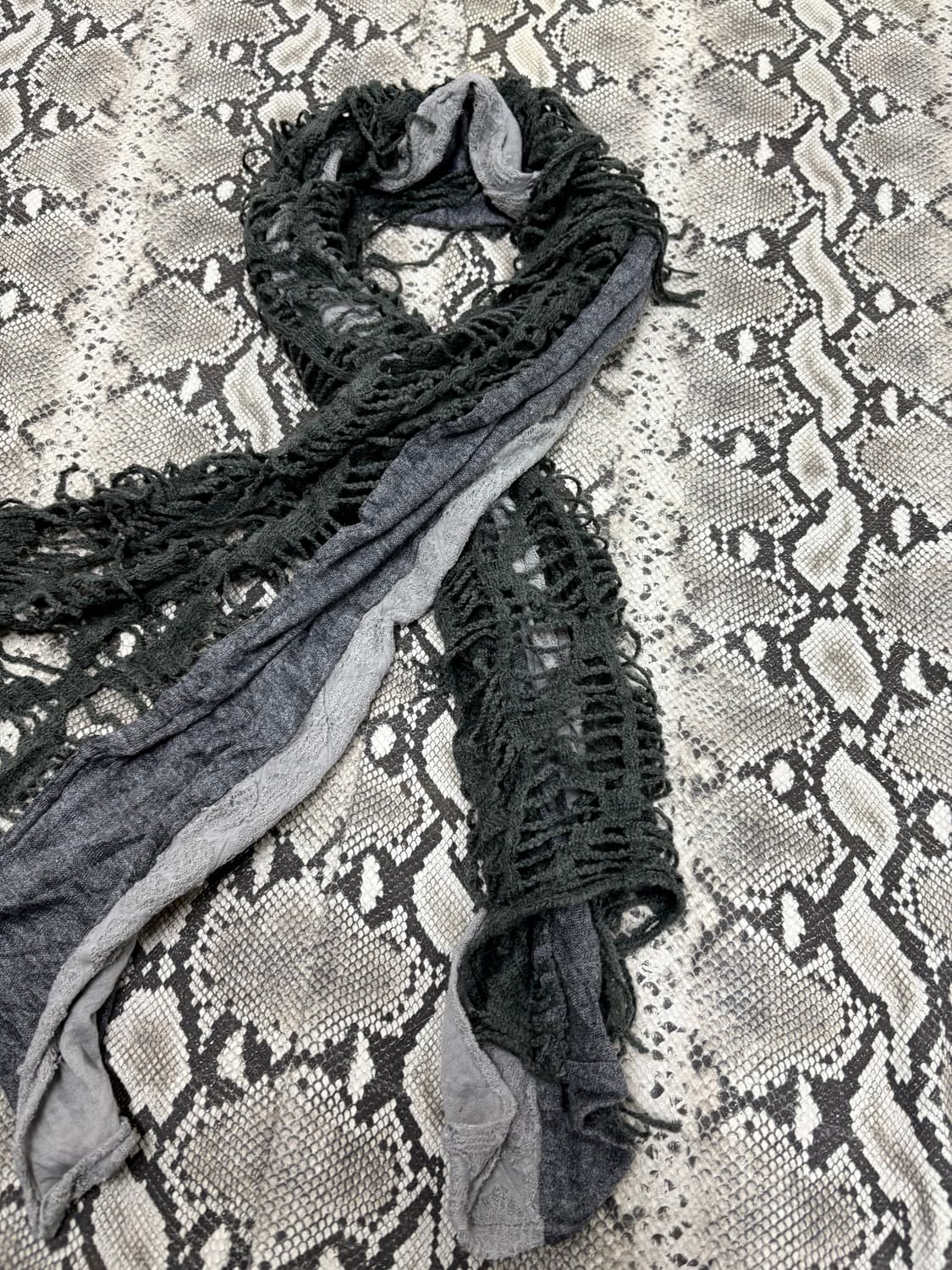 “Vintage” Grunge Mood Khaki&Grey Scarf 상품이미지3