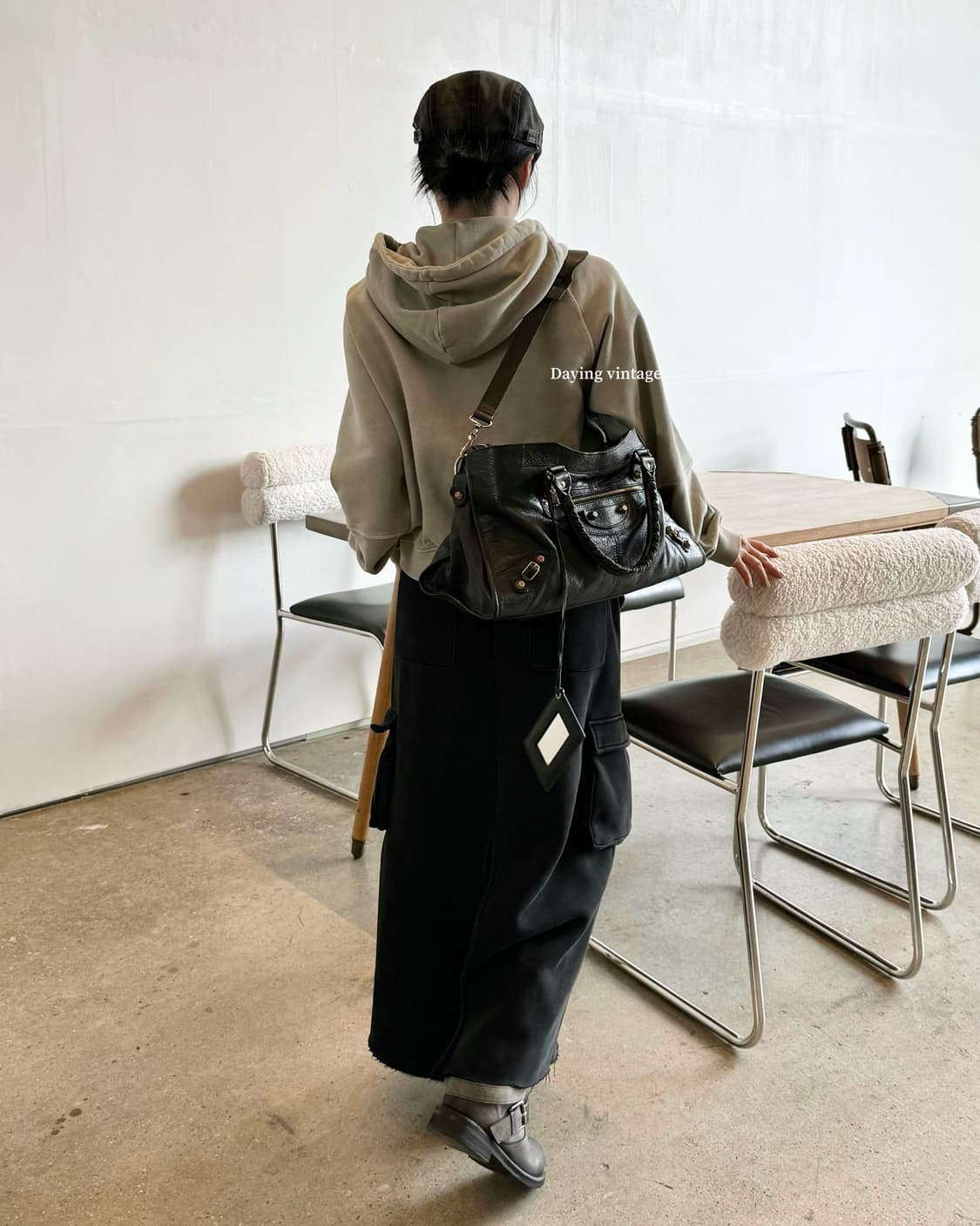 발렌시아가 모터백 시티백 라지 상품이미지5