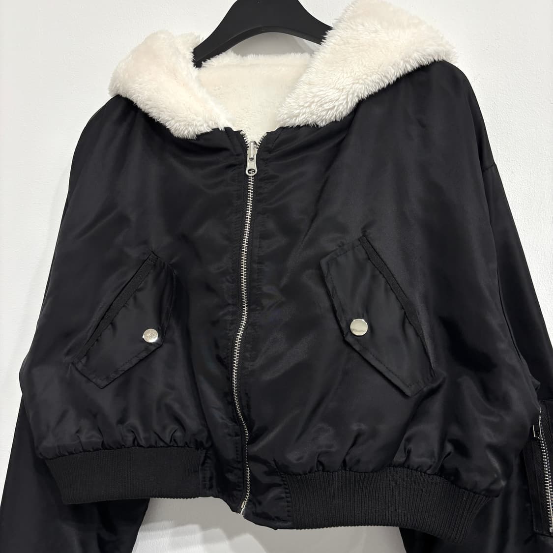 리버시블 양면 퍼 크롭 후드 항공점퍼 상품이미지2