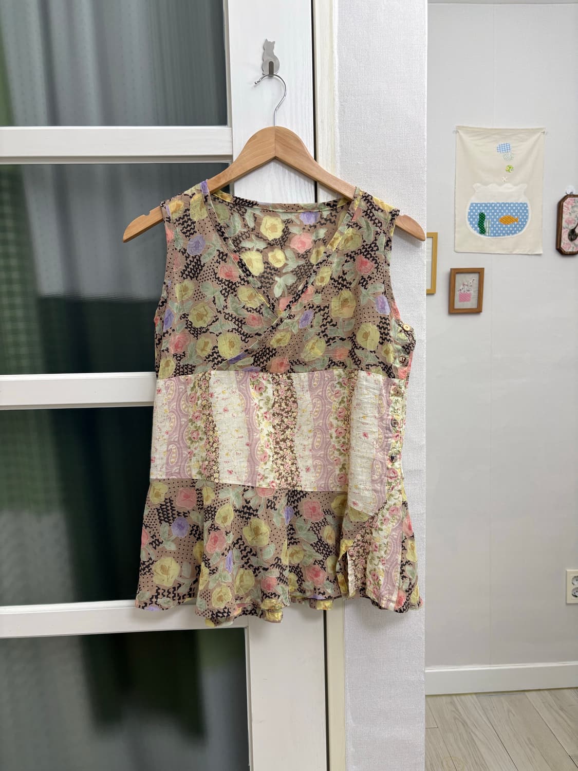 플라워 패치 슬리브리스 상품이미지1