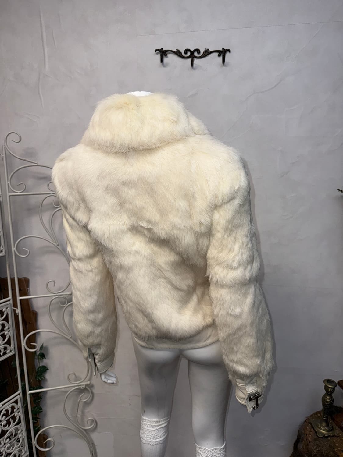Juicy Couture white rabbit fur buckle jk 상품이미지7