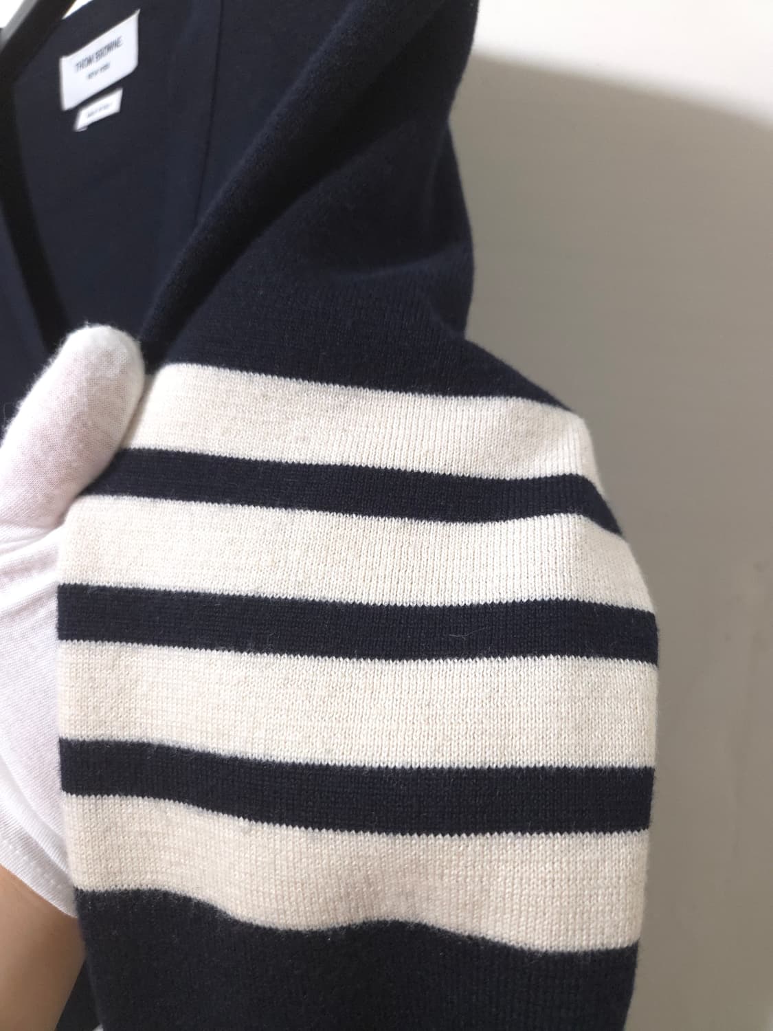 톰브라운 밀라노스티치 여성 금장 가디건 40 Size 상품이미지5