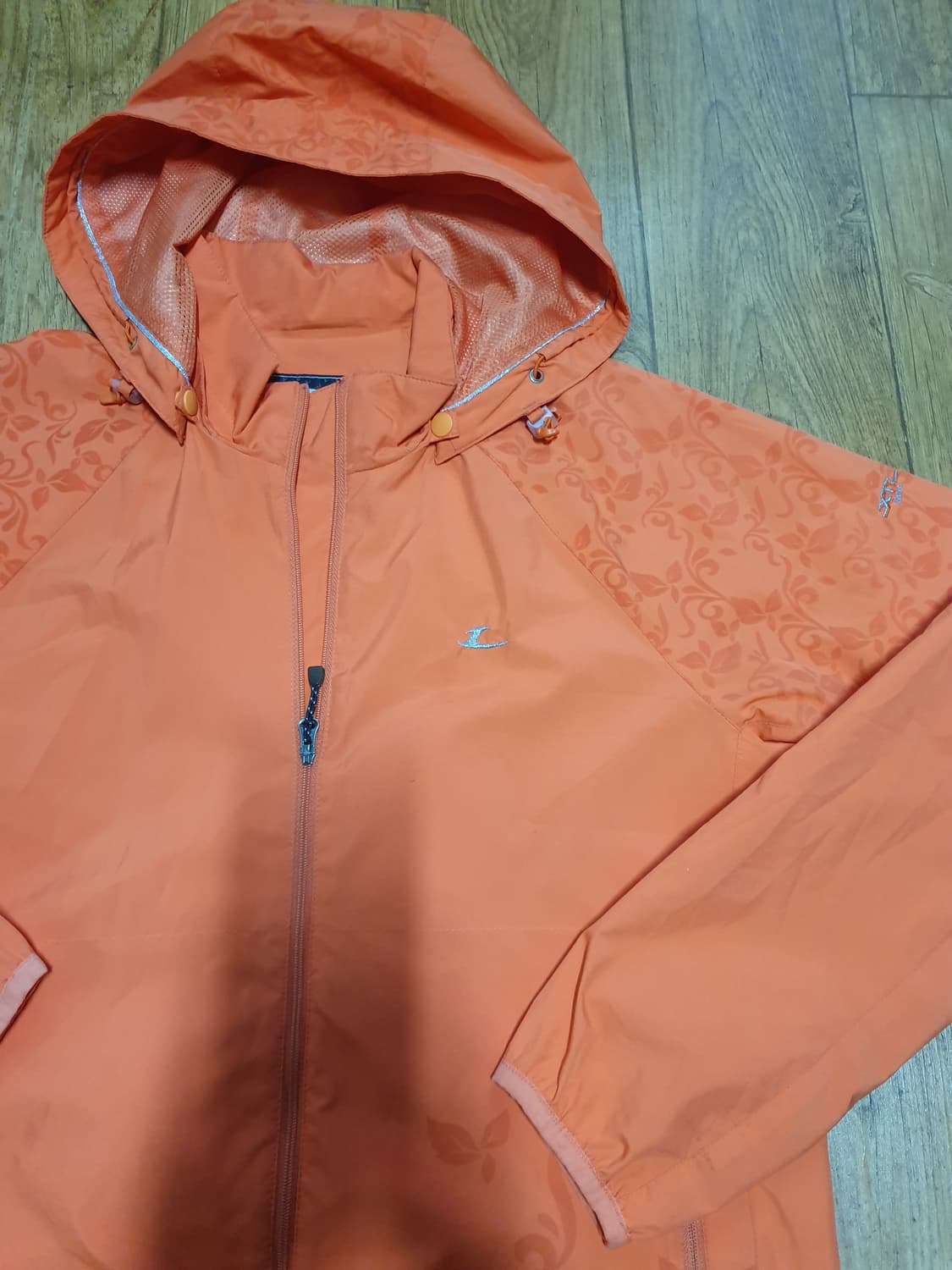 1003 르까프 운동복 바람막이 100 사이즈입니다 상품이미지2