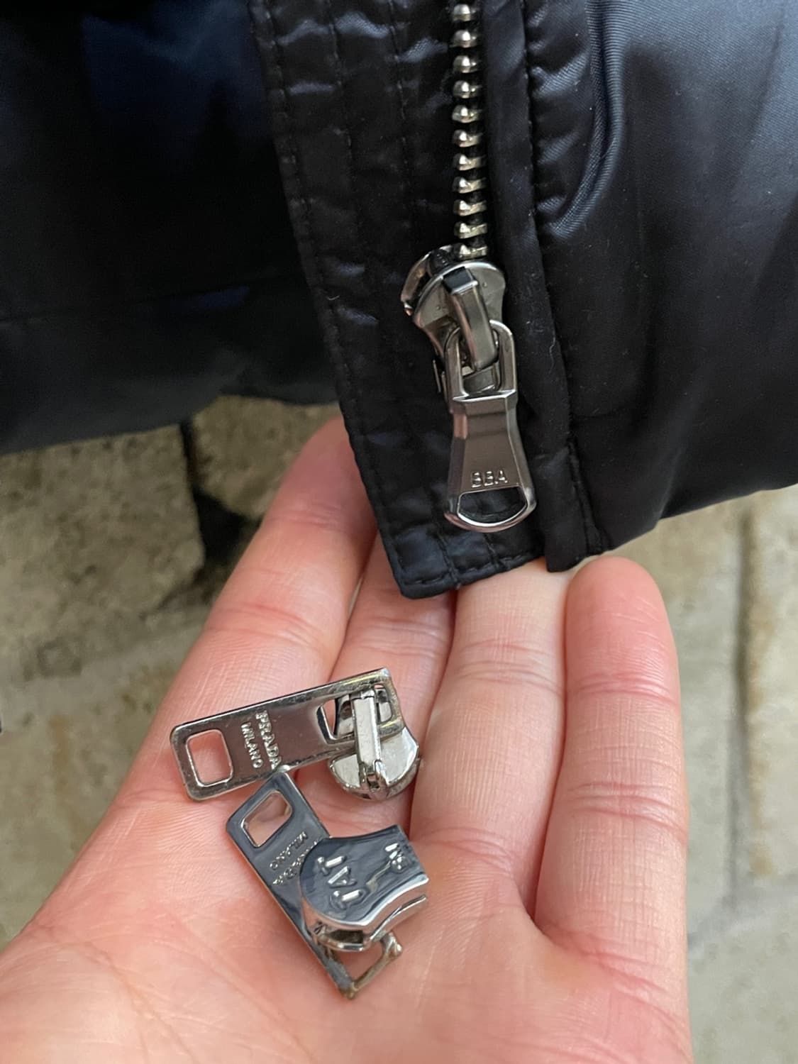 프라다 삼각 로고 피우미노 밴딩 롱 패딩  상품이미지6