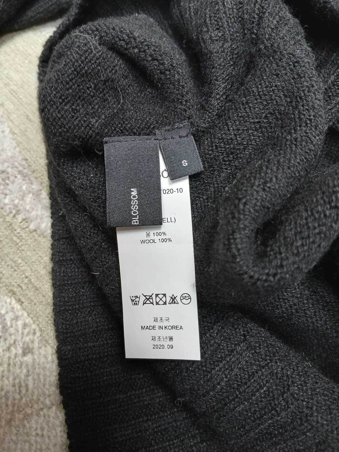 BLOSSOM 터틀넥 니트  상품이미지2