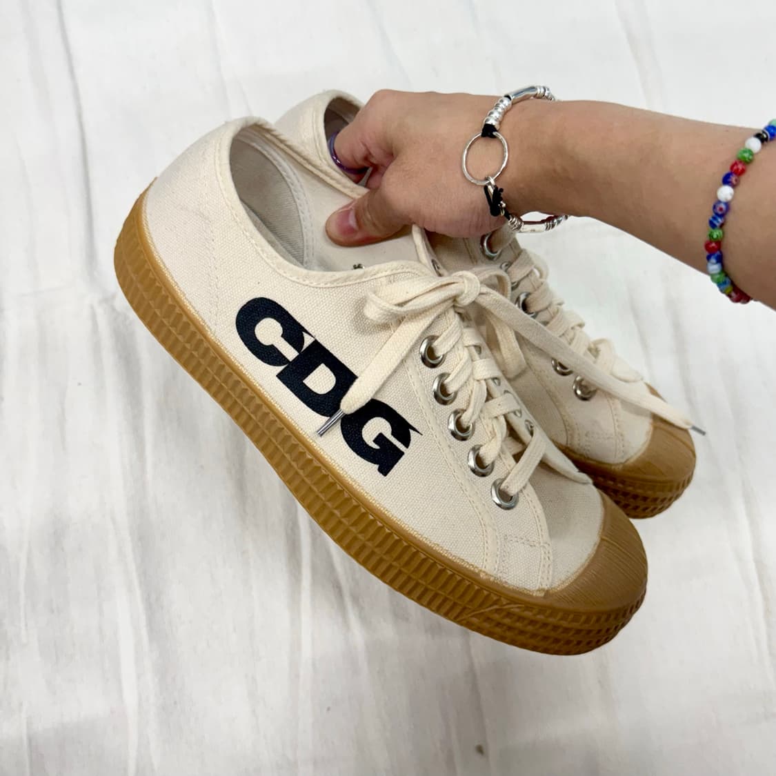 노베스타 X CDG 콜차보 스니커즈 상품이미지3