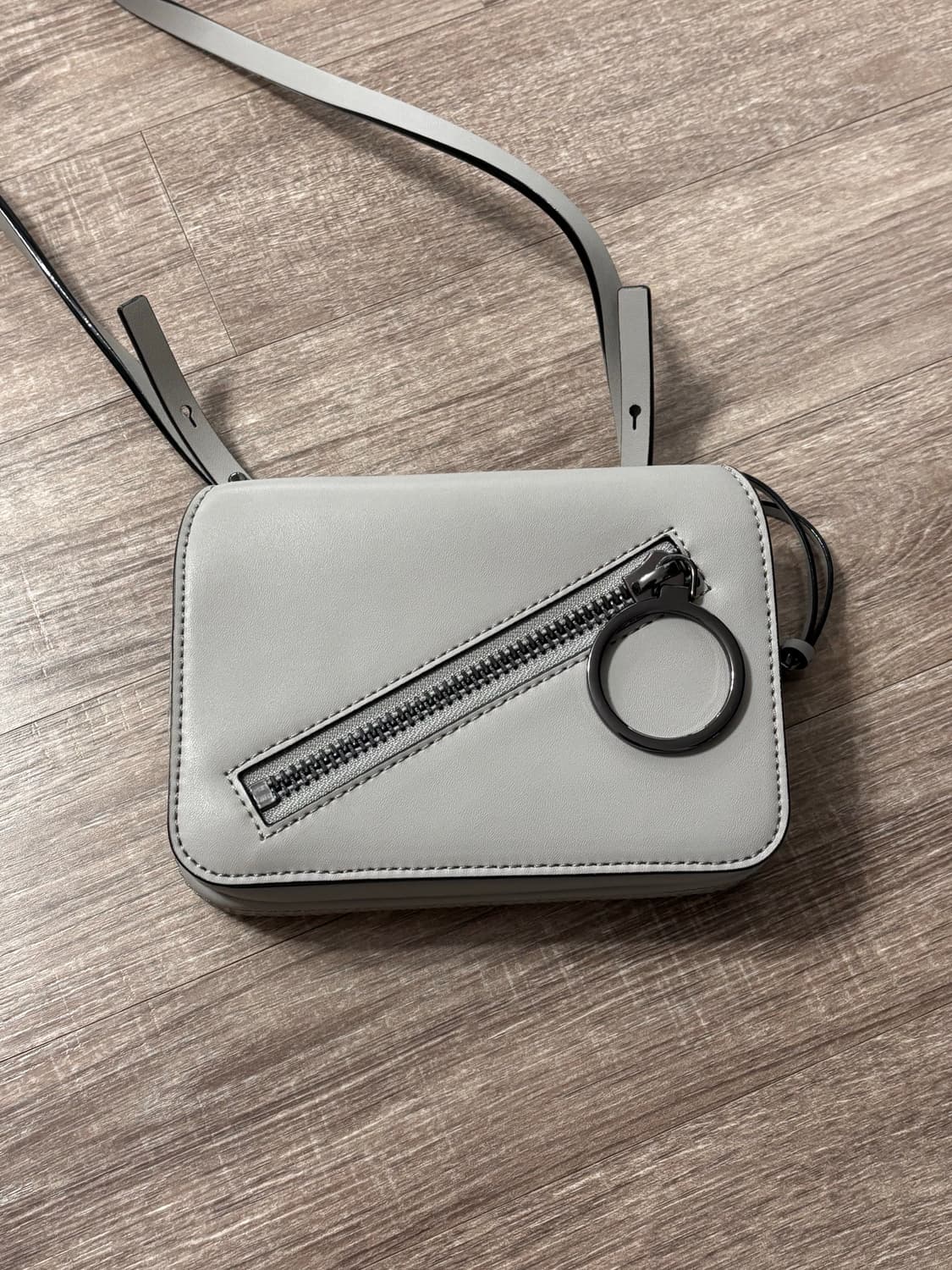 찰스앤키스 크로스백 상품이미지1