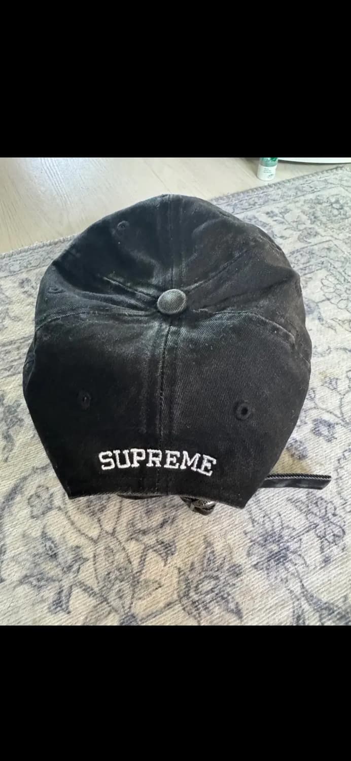 슈프림 피그먼트 코티드 S 로고 6-패널 블랙 - 25SS 상품이미지3