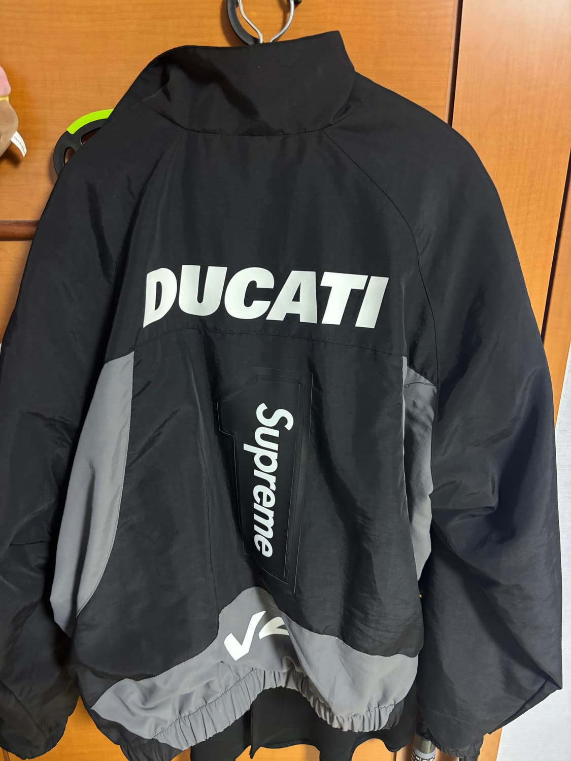 [M] 슈프림 두카티 트랙 자켓 판매합니다 상품이미지4
