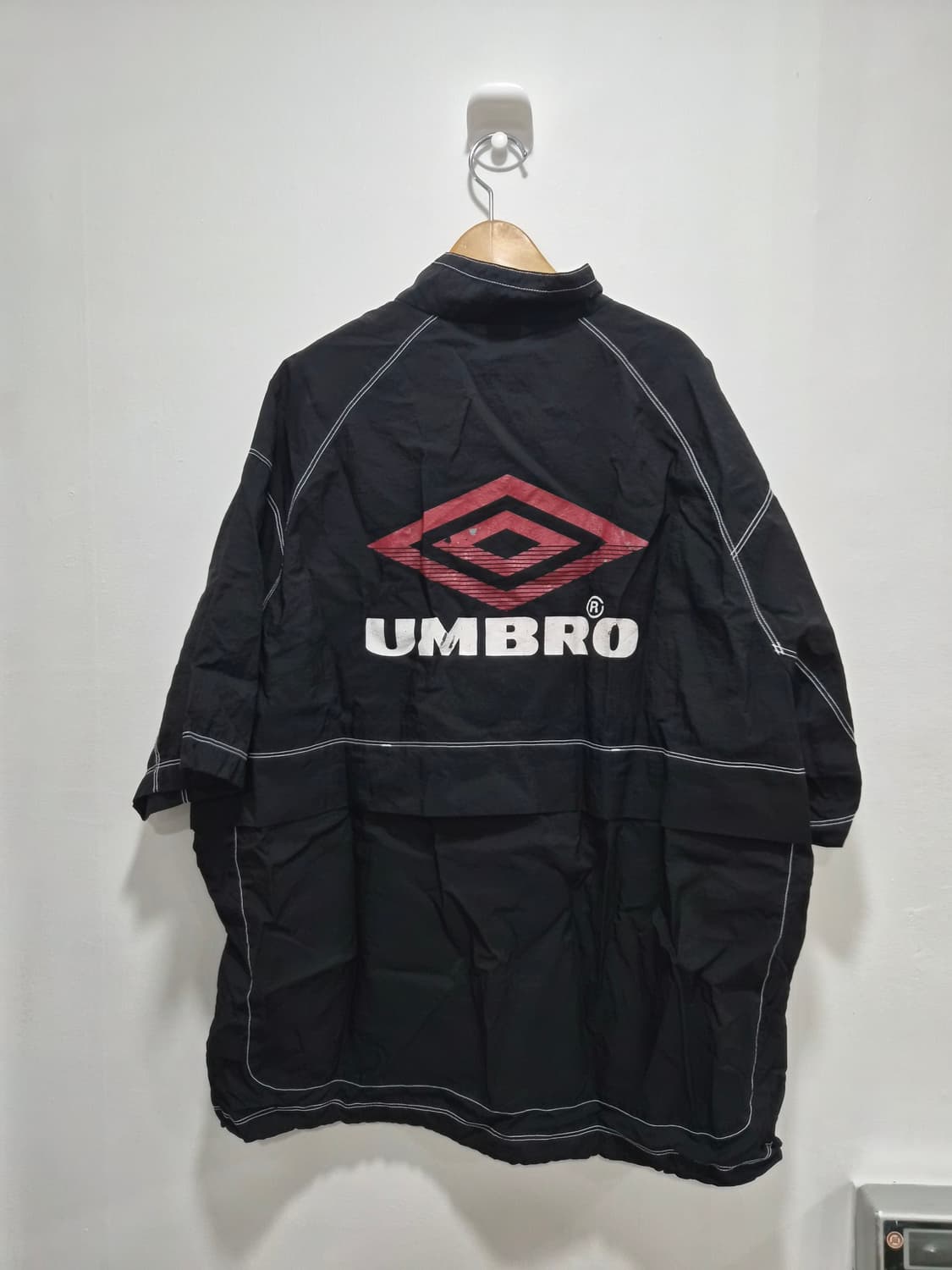 105) 엄브로 아노락 반팔 바람막이 팝니다 상품이미지2