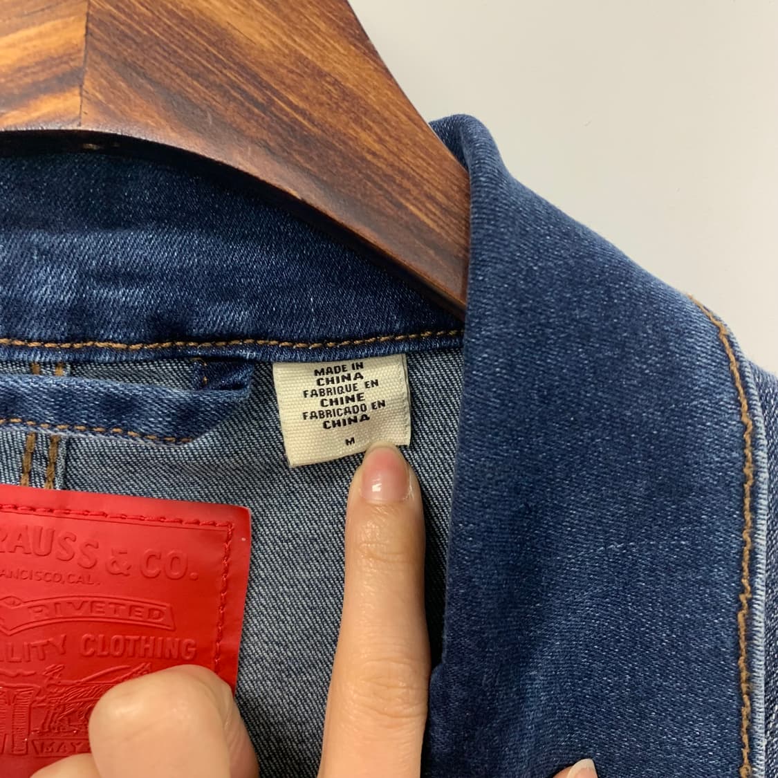 리바이스 우먼스 레드탭 워싱 크롭 데님 자켓 상품이미지6