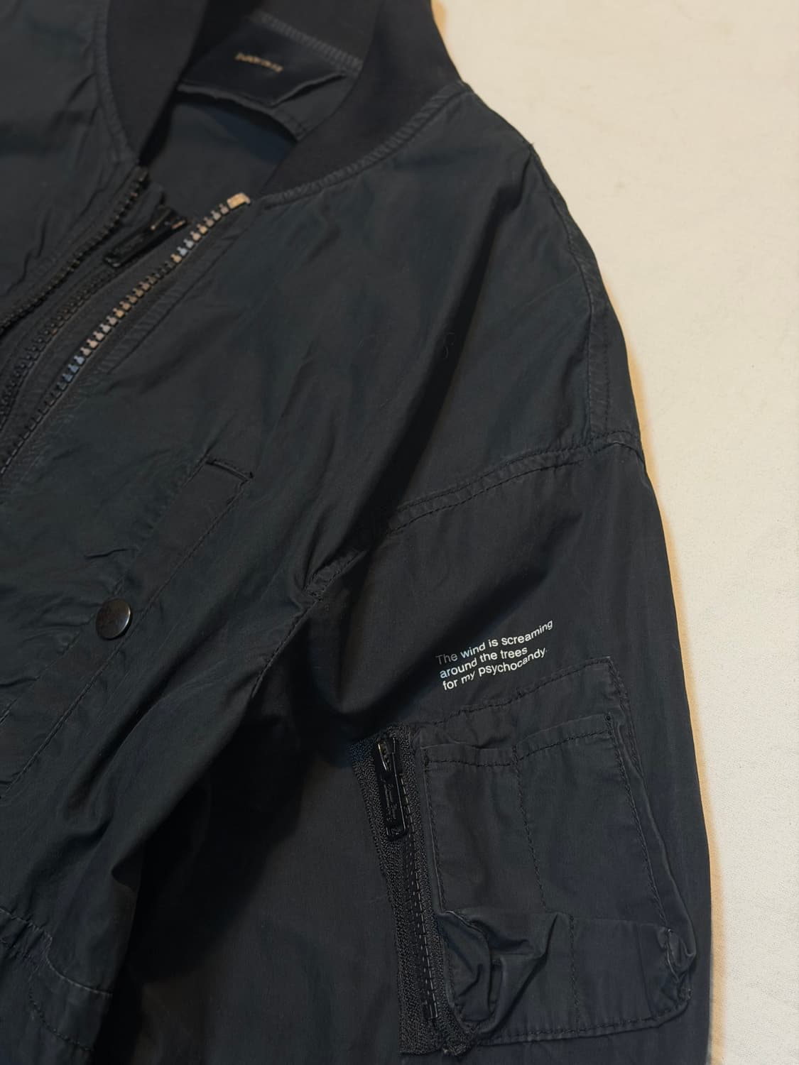 언더커버 14ss 절개 레터링 봄버자켓 블랙 상품이미지4