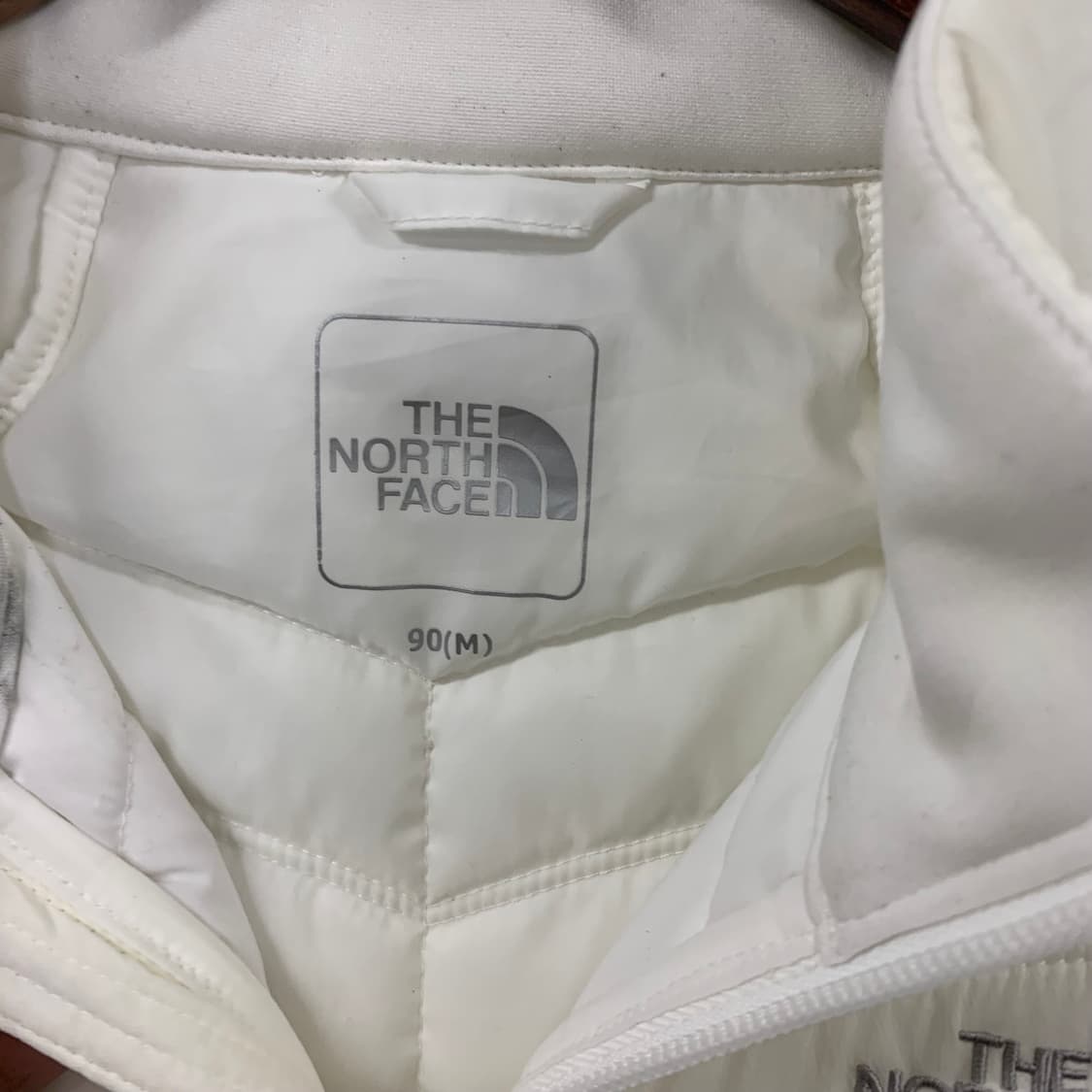 노스페이스 로고 화이트 경량 자켓 상품이미지9