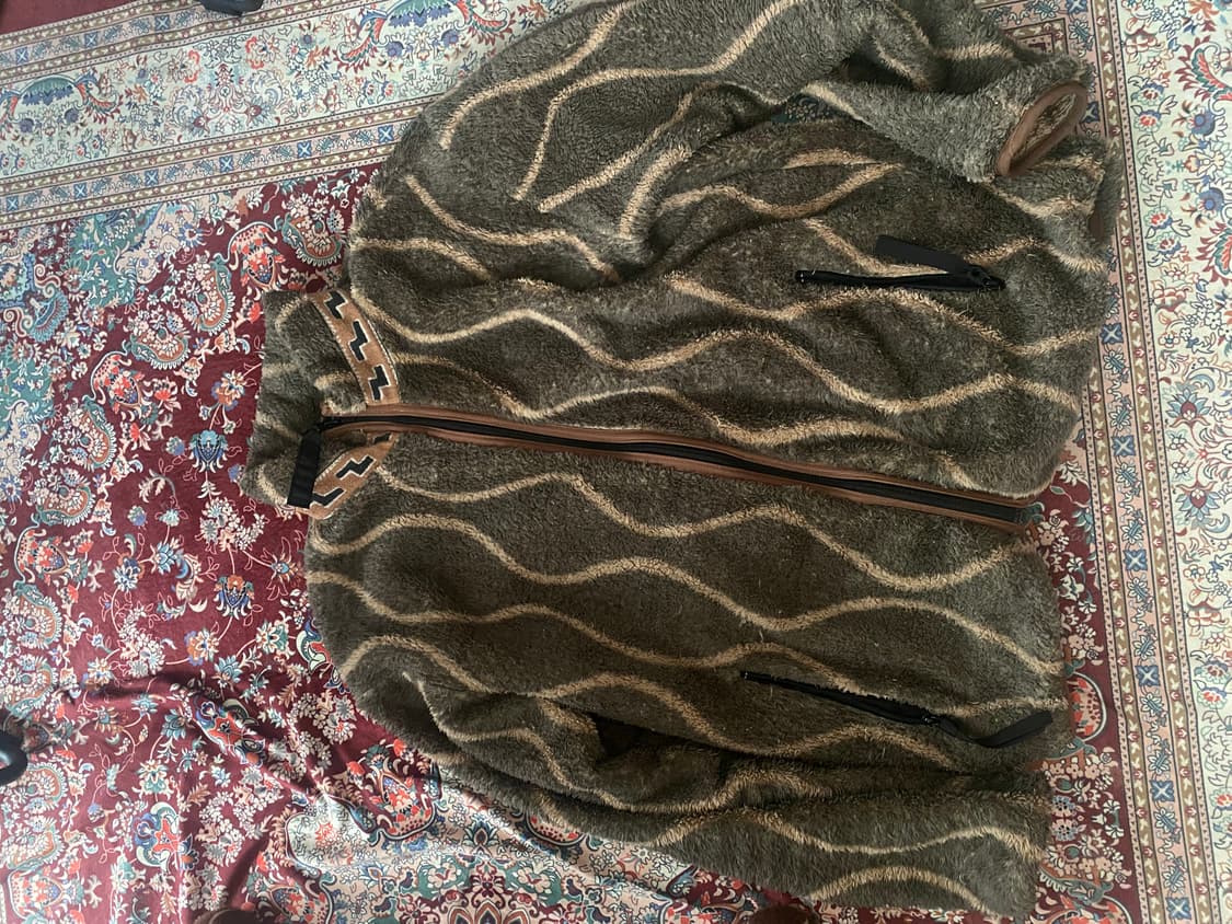 2 캐피탈 플리스 후리스 (뉴진스 혜인 착용) 상품이미지1