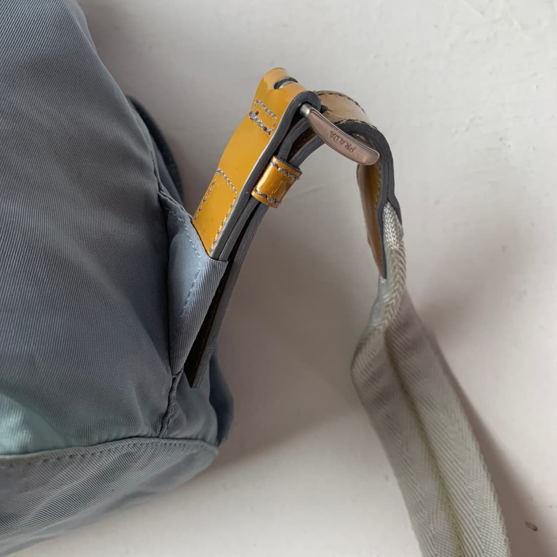 프라다 포코노 하늘색 패브릭 백팩 상품이미지5