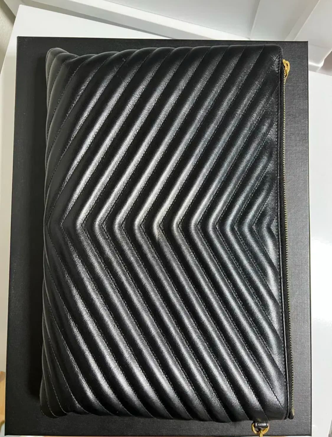 입생로랑 마틀라세 클러치백 정품 풀박스  상품이미지2