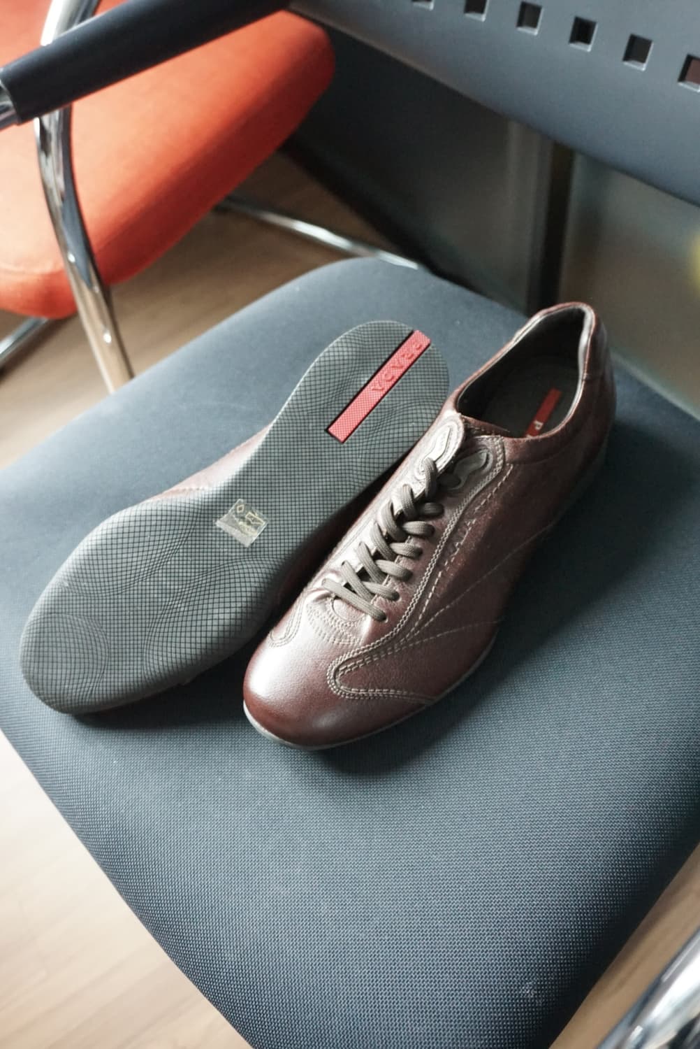 Prada brown leather sneakers 상품이미지3