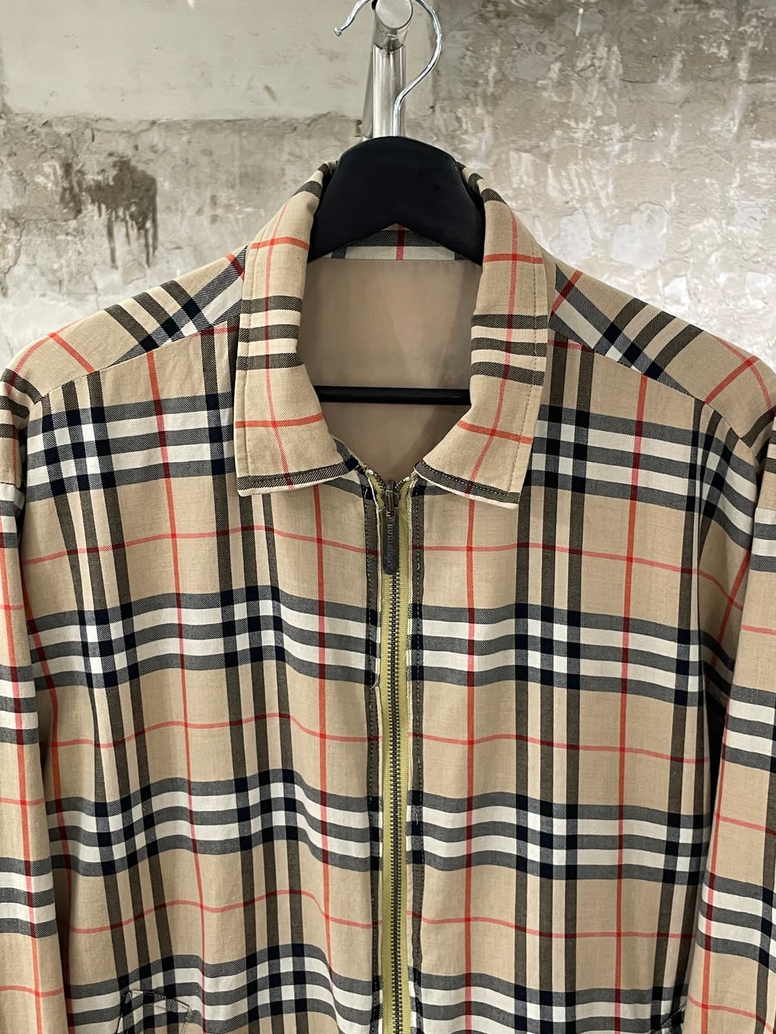 버버리 베이지 노바체크 기마로고 리버시블 블루종 상품이미지2