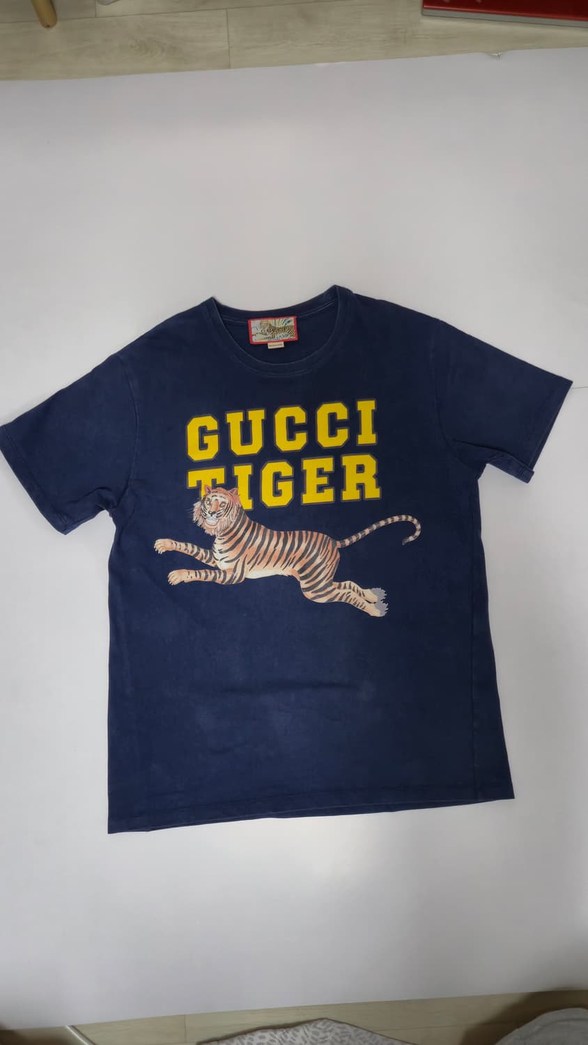 구찌 타이거 프린트 네이비 반팔 티셔츠 상품이미지2