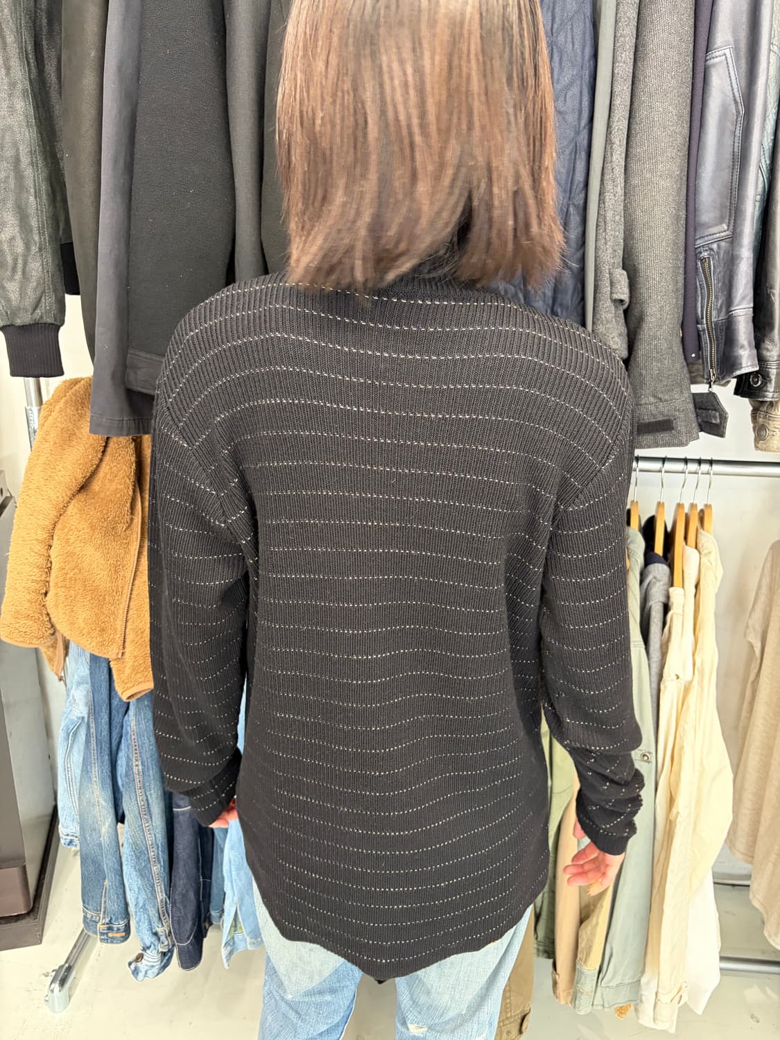 DKNY 터틀넥 니트 블랙 스트라이프 텍스처 상품이미지4