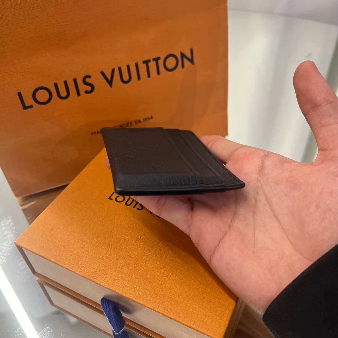 루이비통 신형 쉐도우 카드지갑 블랙 상품이미지5