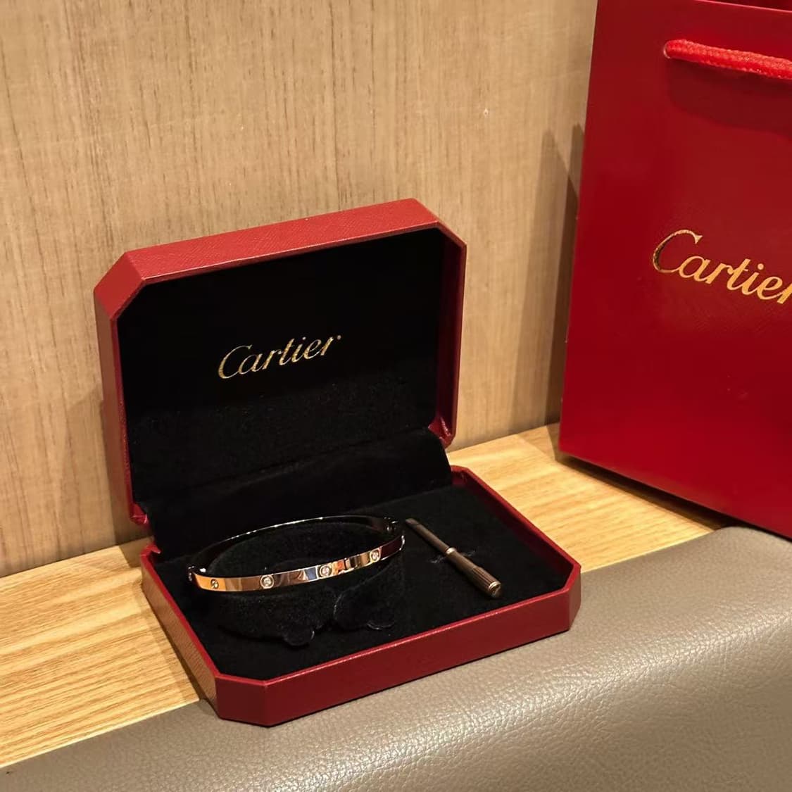 까르띠에 러브 브레이슬릿 옐로우 상품이미지4