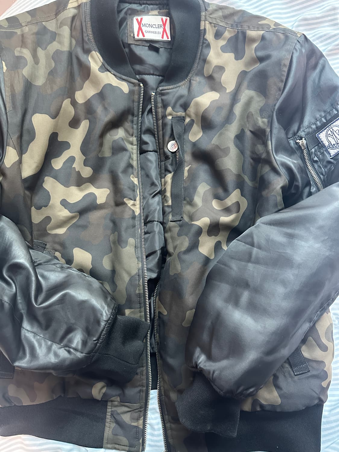 몽클레어 빈티지 감마블루 카모 봄버 상품이미지1