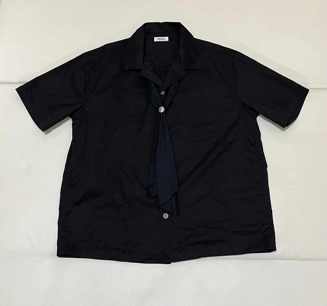 [노이스] 스카프 반팔 셔츠 블랙 상품이미지1