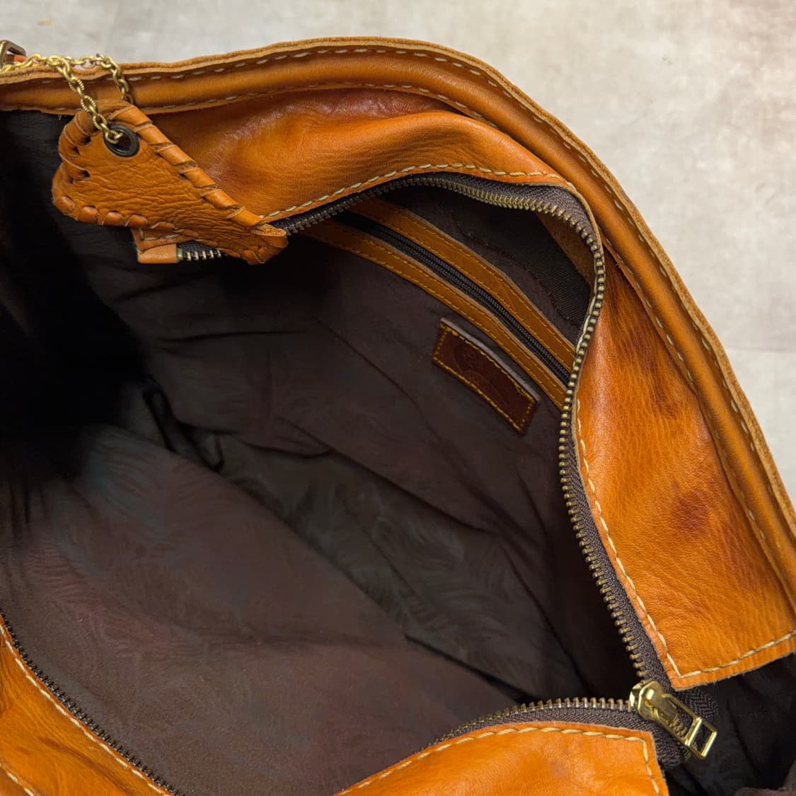 Robita 카우레더 위빙 숄더백  상품이미지9