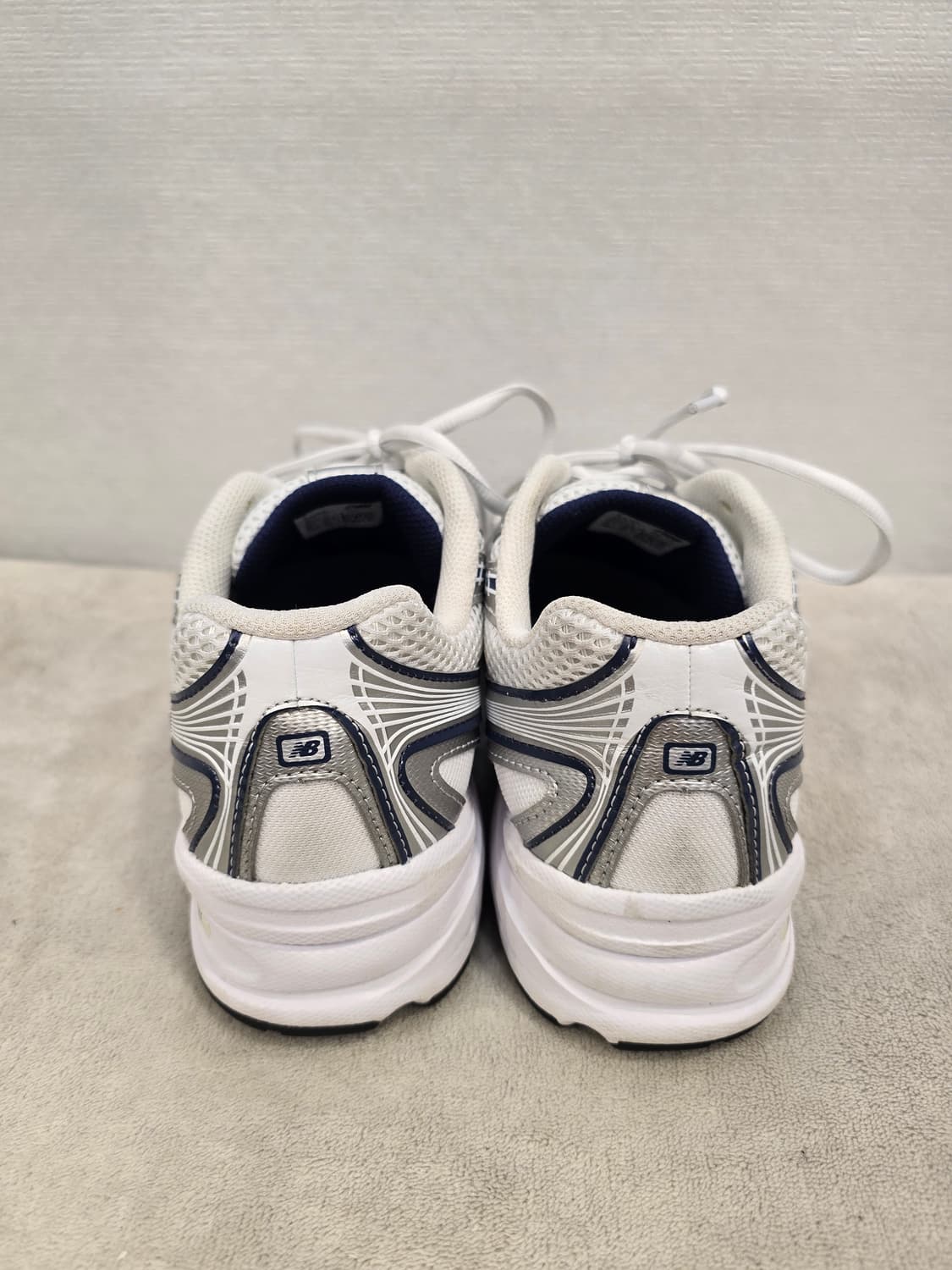 뉴발란스 740 화이트 네이비 운동화 런닝화 스니커즈 260 상품이미지5