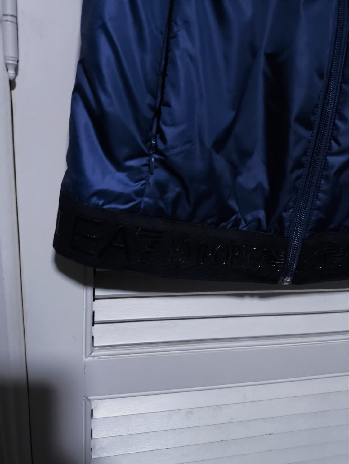 EU M 알마니 경량패딩조끼 상품이미지4