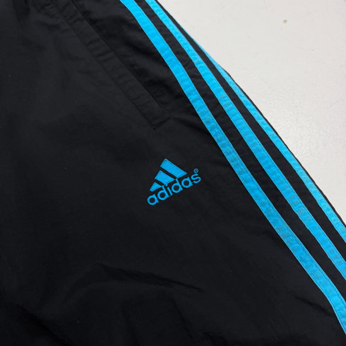 아디다스 90s 삼선 올드스쿨 검하 바람막이 트랙팬츠 상품이미지3