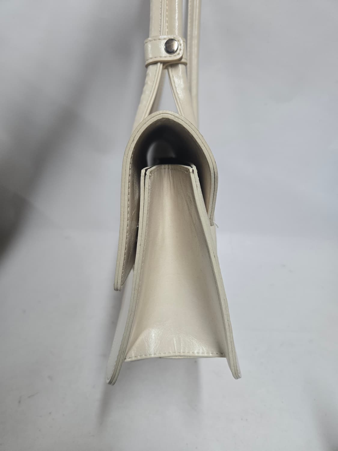 GO-CCE 고세 어반스퀘어  아이보리 숄더백 상품이미지3