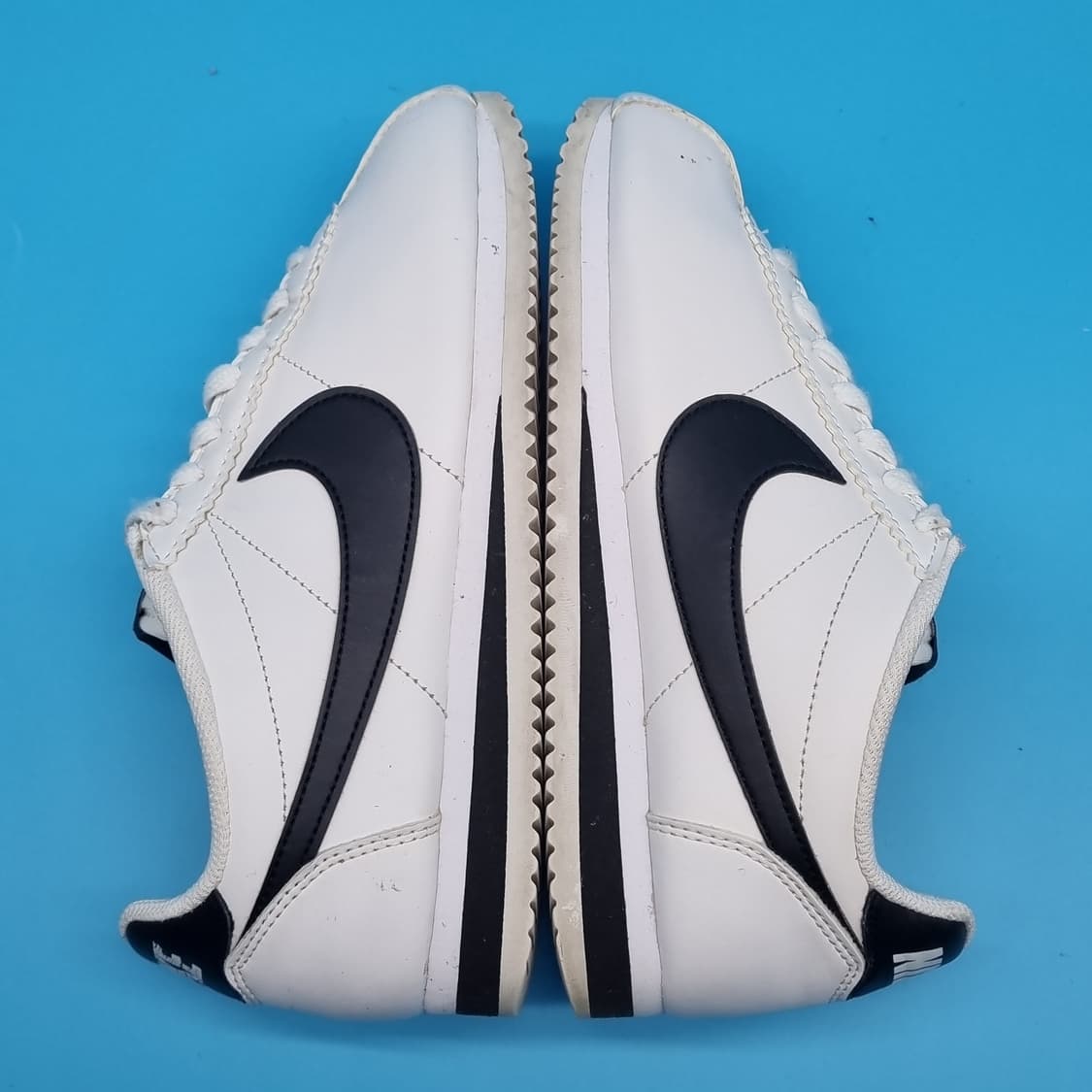 나이키 코르테즈 흰검 여성운동화235  상품이미지5