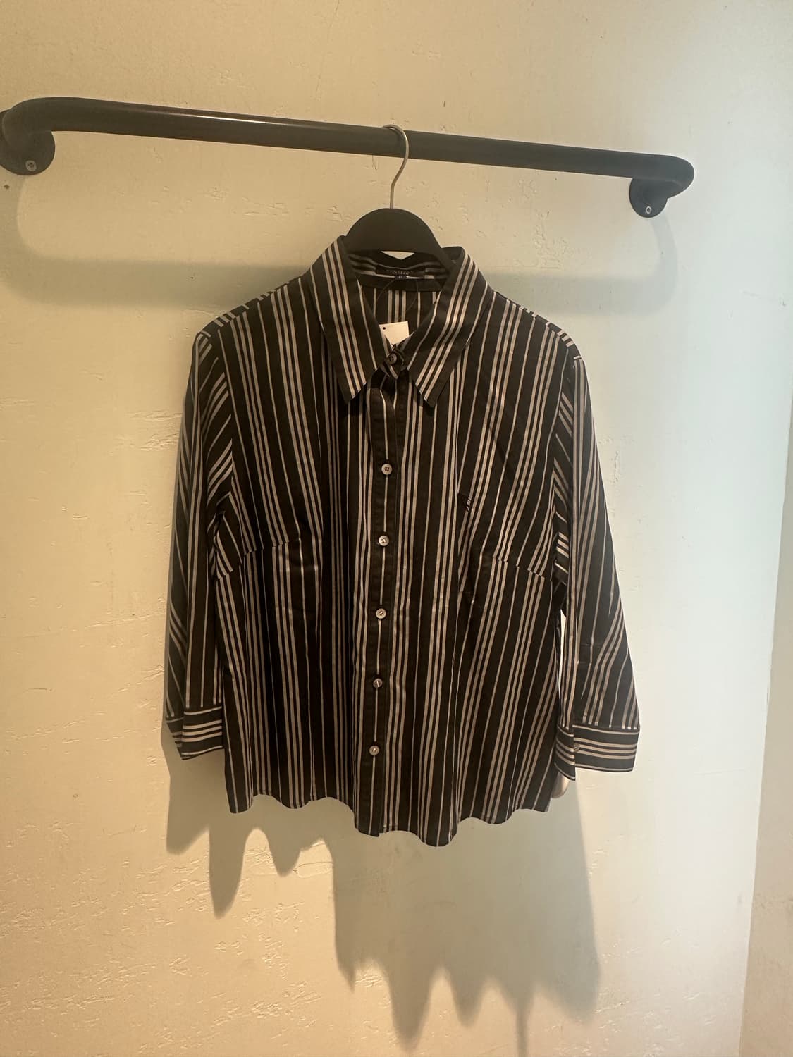 BURBERRY 버버리 블랙그레이 스트라이프셔츠 상품이미지3