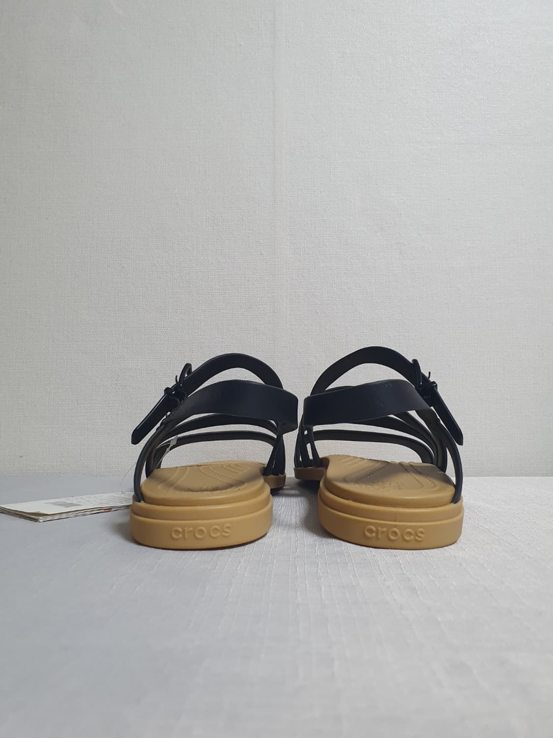 250mm 크록스 툴룸 스트랩 샌들 블랙 탄 상품이미지7