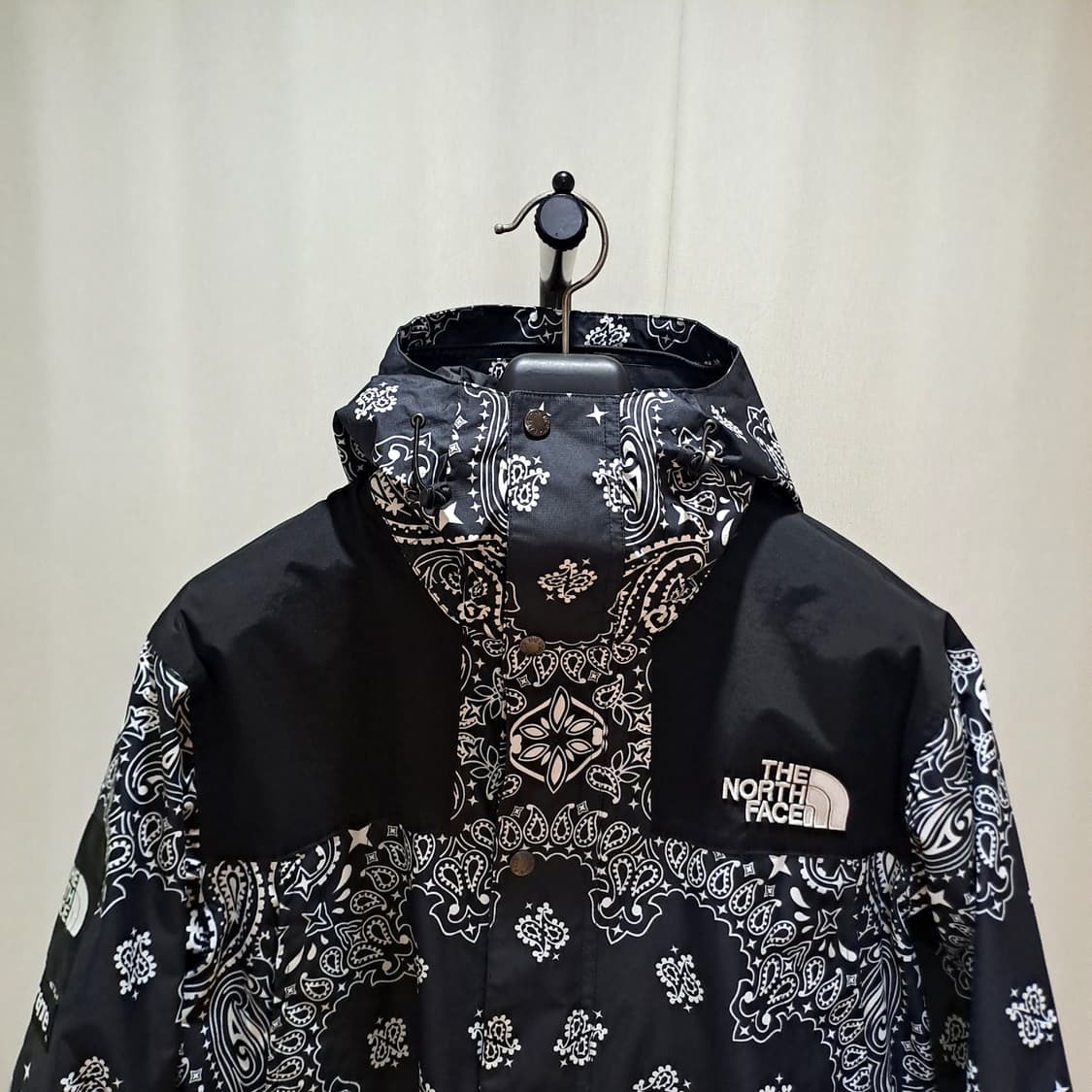 (택포) 슈프림 노스페이스 반다나 바람막이 블랙 B684 상품이미지2