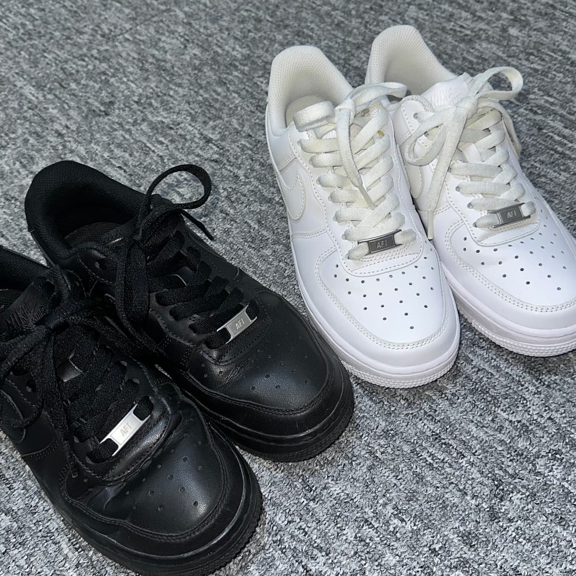 두켤레 가격! 나이키 에어포스 블랙 & 화이트 235 상품이미지1