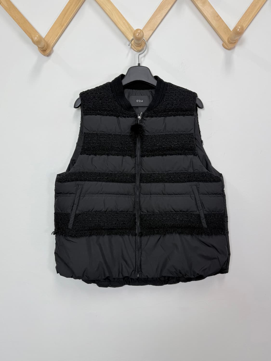오즈세컨 O'2nd 블랙 트위드 패딩 베스트 22년 상품이미지1